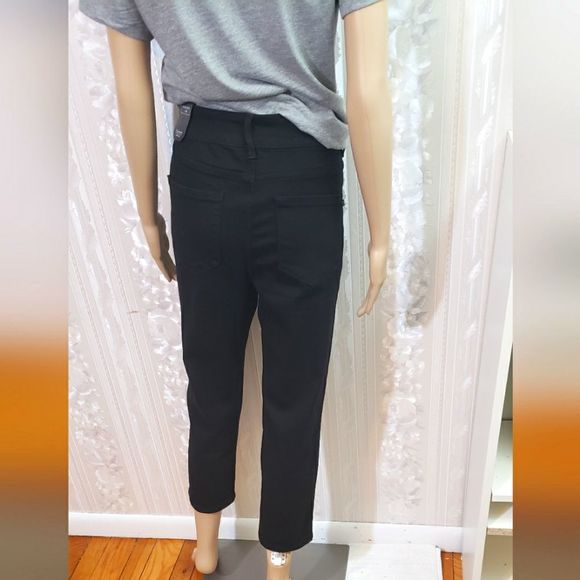 Tahari Alicia Double Button Capri Jeans - Picture 3 of 6